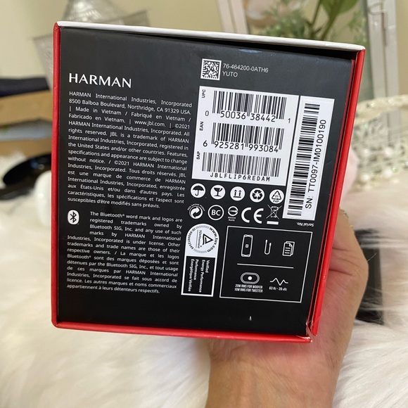 JBL FLIP6 Portable Waterproof Speaker - Red - Picture 15 of 15